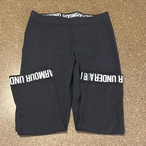 Under armor logo capris